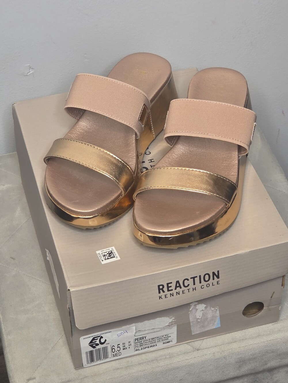 Kenneth Cole Reaction Perry Wedge in Rose Gold Dual-Strap Slide Sandals, Sz 6.5